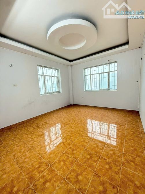💥Bán Căn Chung Cư Mặt Phố Lê Văn Lương, View Hồ Điều Hòa, DT 80m2, Giá Hơn 4 Tỷ - 1