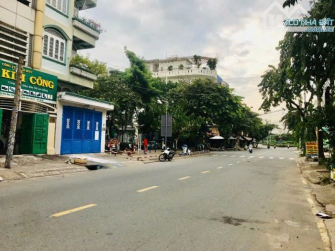 Bán Nhà 4 tầng MT đường HÀ HUY GIÁP, phường THẠNH LỘC Q12, dt 81m²(4,5x18).Đường 16m - 1