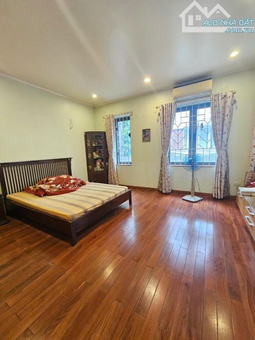 Bán nhà Phố Tăng Bạt Hổ, ngay ngã 4 Trần Hưng Đạo - 125m2 x 4 Tầng, ÔTÔ đỗ cửa - Sổ đẹp - 1