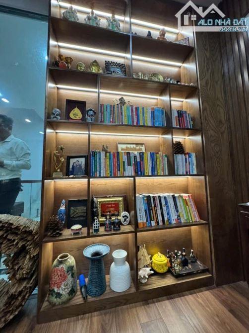 BÁN NHÀ KIM ĐỒNG PHÂN LÔ 75M 2 MẶT NGÕ Ô TÔ OANH, 8 T, THANG MÁY VIEW HỒ GIÁ  32 TỶ. - 1
