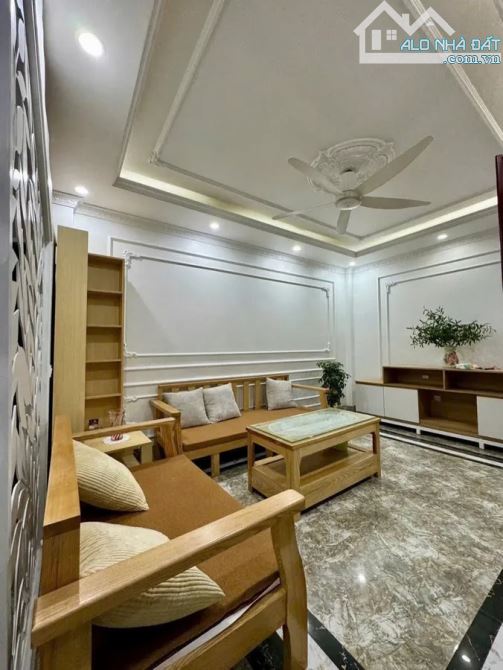 Bán nhanh Nhà Ngọc Thụy xây mới kính koong - ngõ VIP nhất 31m2 5 tầng mt4m chỉ hơn 6 tỷ - 1