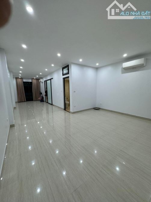 BÁN NHÀ Ô TÔ, THANG MÁY CẦU GIẤY, DT 70M, MT 5M, 8 TẦNG, GIÁ 23 TỶ - 1