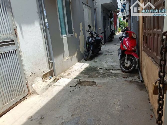 THỊNH LIỆT 40M 2T MT 6.5m BA GÁC CHẠY CÁCH MP 50M THÍCH HỢP ĐỂ XÂY HIẾM RẺ HỢP LÝ - 1