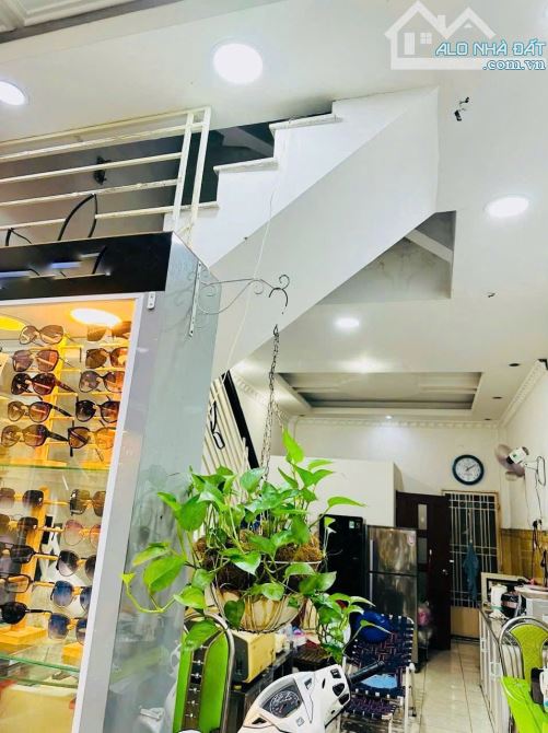 BÁN NHÀ HẺM XE HƠI 686 CÁCH MẠNG THÁNG 8 NGAY CV LÊ THỊ RIÊNG 4X14 SÁT KHU BẮC HẢI 10,8 TỶ - 1