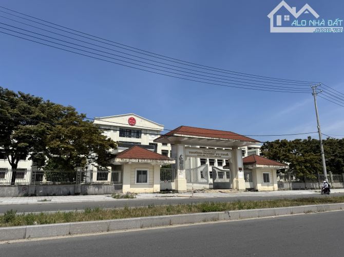 Nhà MT đường Phạm Văn Đồng Huế - 6