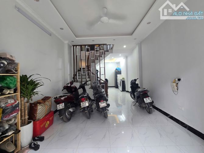 Có 102 Cầu Diễn - 45m2 - 5T chắc chắn - 10m ra oto - vị trí đẹp - 6,7 tỷ - 1