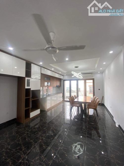 BÁN NHÀ PHÂN LÔ NGUYỄN PHÚC LAI - HOÀNG CẦU 64m X7 TẦNG THANG MÁY - GIÁ: 22 TỶ - 13