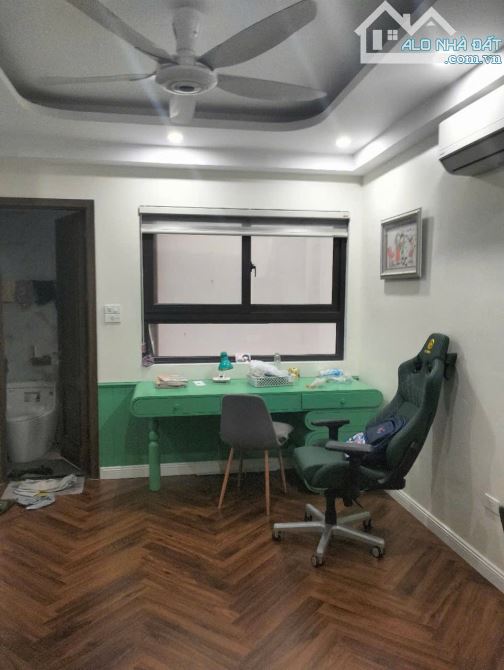 Chủ gửi em bán căn nhà trong khu dịch vụ 25.2 ha, DT 89m2, 5 tầng, thang máy, giá 15.5 tỷ - 2