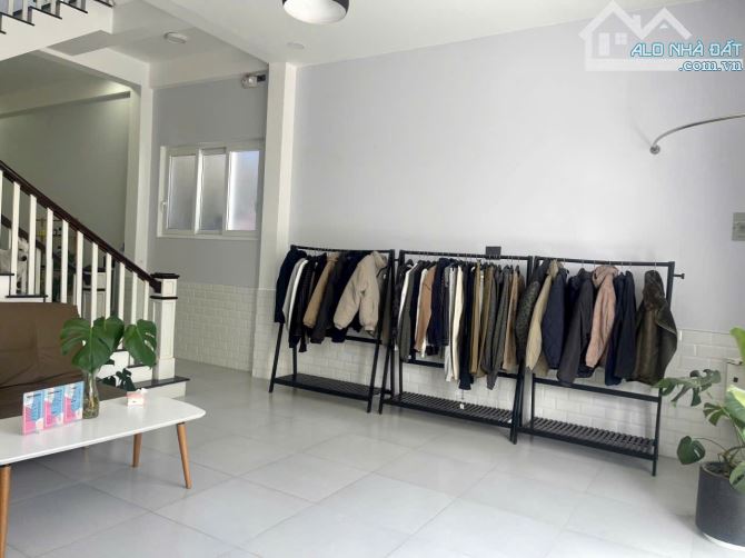 Cạnh Công An Tỉnh, Bệnh Viện,Trường Cấp 123, Resort ARAMANDARA.Xung quanh đầy đủ tiện nghi - 2