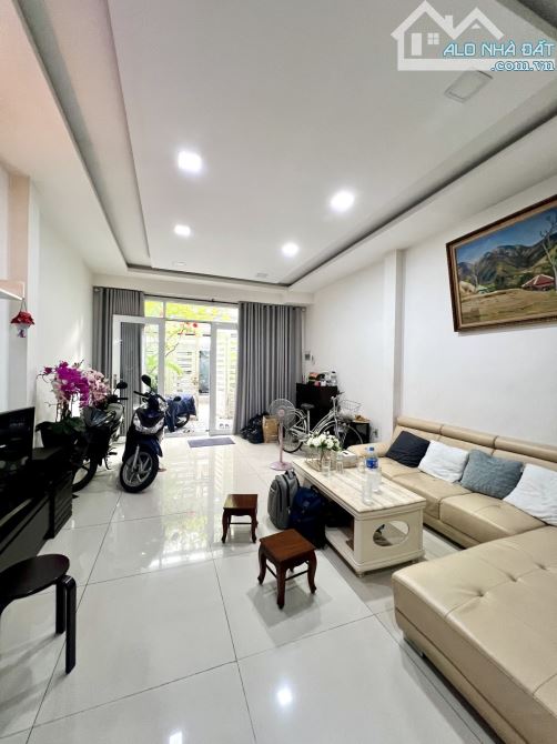 🏡BÁN NHÀ 4 TẦNG, GẦN 100m2, NGANG GẦN 5m, NGAY KHUÔNG VIỆT GIÁP QUẬN 11. - 2