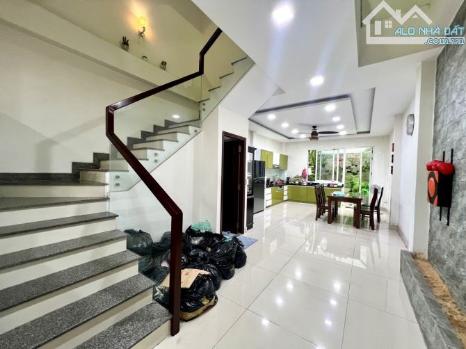 🏡BÁN NHÀ 4 TẦNG, GẦN 100m2, NGANG GẦN 5m, NGAY KHUÔNG VIỆT GIÁP QUẬN 11. - 2