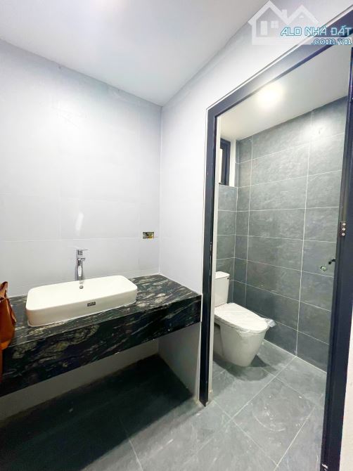 CHO THUÊ VĂN PHÒNG 85M2 TẠI NGUYỄN XIỂN - KIM GIANG - BẮC LINH ĐÀM GIÁ 16,8TR / THÁNG MXÂY - 2
