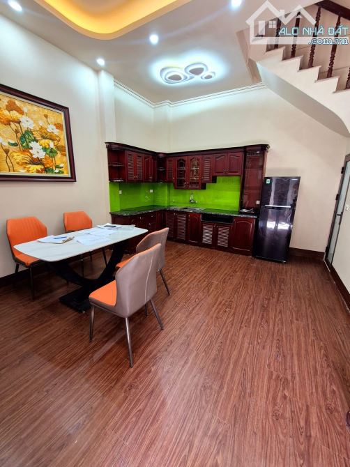 Bán nhà Bạch Mai 25/32m2, 6 tầng, mt 5m ngõ 3.5m thoáng sáng, nhà dân xây. Giá 7.4 tỷ - 2