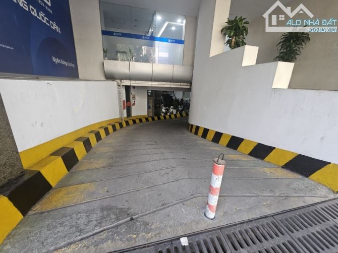 bán toà văn phòng phố Bà Triệu, P.Tràng Thi, Q.Hoàn kiếm, 2 mặt phố, lô góc, giá 750 tỉ - 2