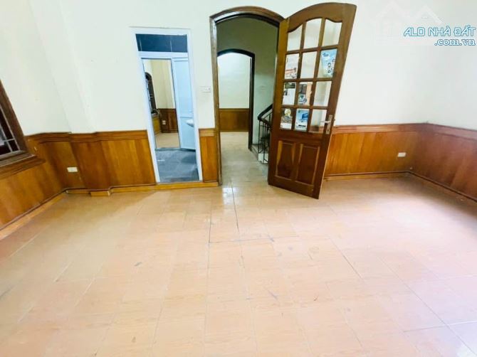 Trần Khát Chân- Nhà dân- 4 Tầng- Gần phố- Gần ô tô- Sổ vuông đẹp- Mặt tiền rộng- 54m2 - 2