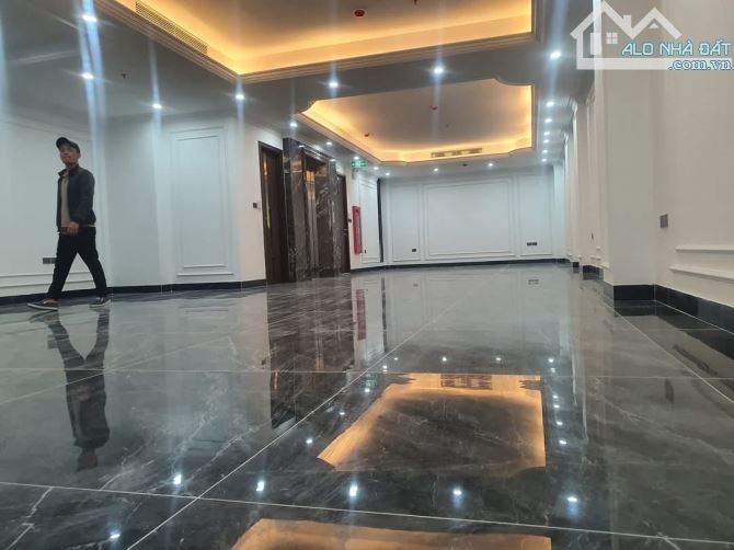 Bán tòa VP Nguyễn Hoàng Cầu Giấy. Sổ vuông 120m, 9 tầng MT7m Giá 75 tỷ Vỉa hè+ Ô tô - 3