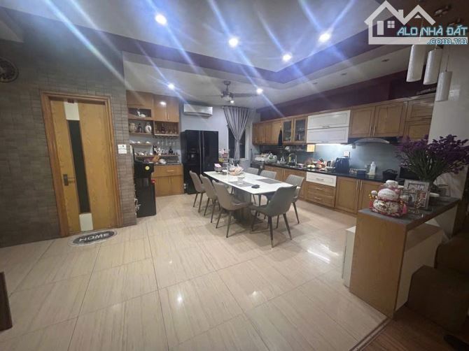 Bán nhà Phố Tăng Bạt Hổ, ngay ngã 4 Trần Hưng Đạo - 125m2 x 4 Tầng, ÔTÔ đỗ cửa - Sổ đẹp - 3