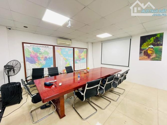 CHỦ BÁN GẤP TÒA VĂN PHÒNG PHÂN LÔ NGUYÊN HỒNG DT105m2 THANG MÁY - 3