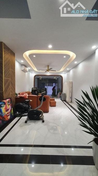BÁN NHÀ HOÀNG CẦU ĐỐNG ĐA 63m X7 TẦNG THANG MÁY - MT 4.2m - GIÁ: 15.2 TỶ - 3