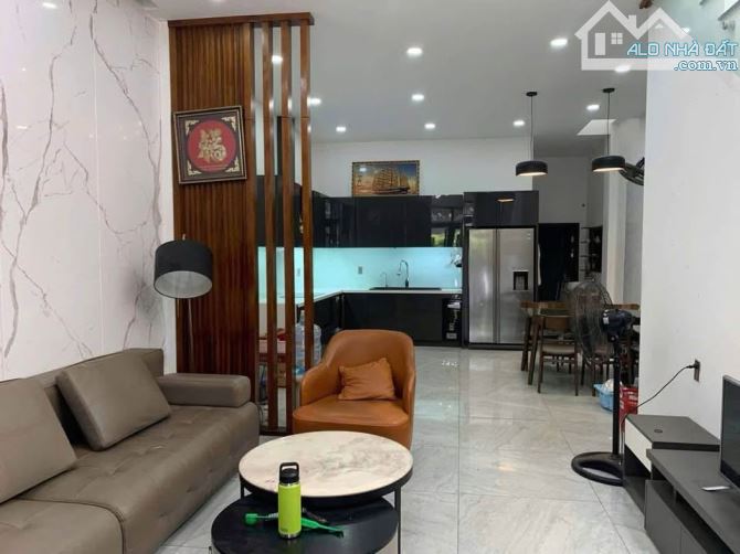 NHÀ 3 TẦNG MỚI ĐẸP - CÁCH SÔNG VÀI BƯỚC CHÂN - MẶT TIỀN ĐƯỜNG VŨ XUÂN THIỀU - CHỈ 7,X TỶ. - 3