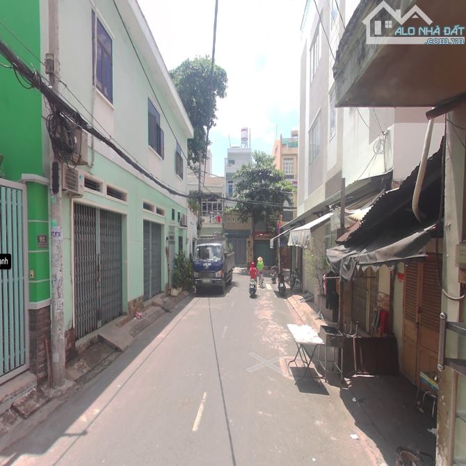 MẶT TIỀN NGAY VƯỜN LÀI - LŨY BÁN BÍCH - GẦN CHỢ ĐỘC LẬP - 10X22 - TIỆN XÂY CHDV - 25.X TỶ - 3