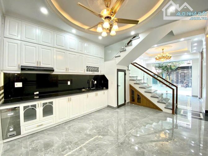 Chính chủ gửi bán 2 căn nhà xây mới Phân Lô Tuyến 2 Ngô Gia Tự. DT 40m2 x 4T - 4