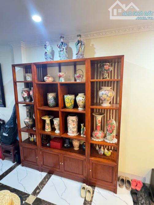 BÁN NHÀ ĐẸP HỒNG TIẾN – Ô TÔ ĐỖ CỬA – VỊ TRÍ VIP – 75M2 CHỈ 18,9 TỶ - 4