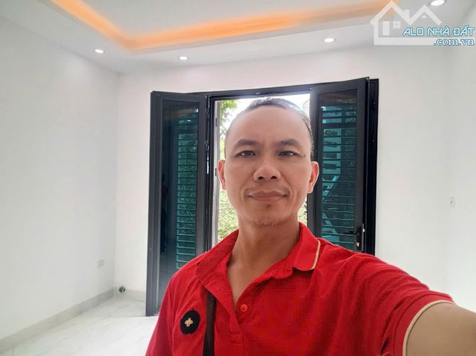 🏡 Bán nhà 4T, Mới Đẹp gần đất Dịch Vụ Đồng Mai – 40m², chỉ 2.8xtỷ, LH:977690119! 🔹 Nhà - 4