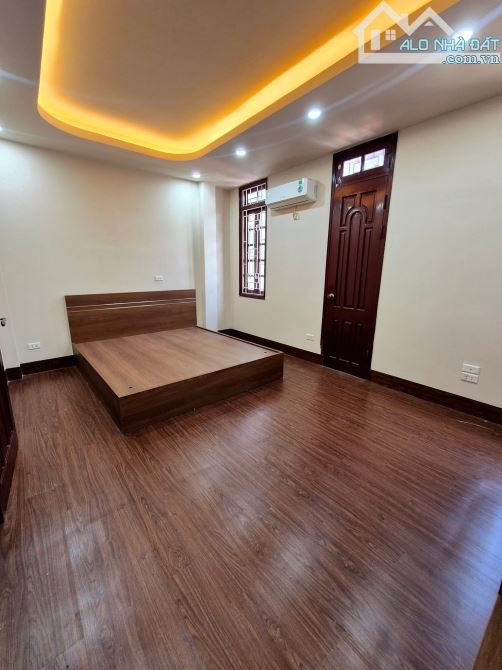Bán nhà Bạch Mai 25/32m2, 6 tầng, mt 5m ngõ 3.5m thoáng sáng, nhà dân xây. Giá 7.4 tỷ - 4