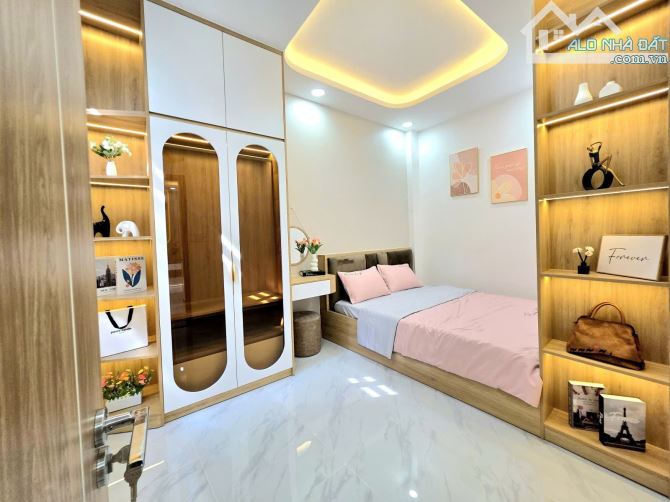 🔥SÁT BÊN Q.1 - NHÀ ĐẸP NHỈNH 5 ĐỒNG (HÌNH THẬT 100%) - 2 LẦU 3PN GẦN 40M2 - TẶNG NỘI THẤT - 4