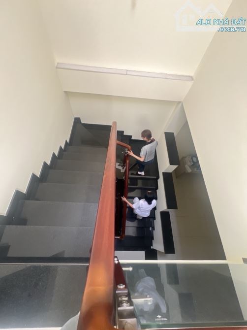 Giá tốt nhà 4 tầng, 4x25m. Mặt tiền đường Trần Thị Năm, Gần Bệnh Viện Quận 12 - 5