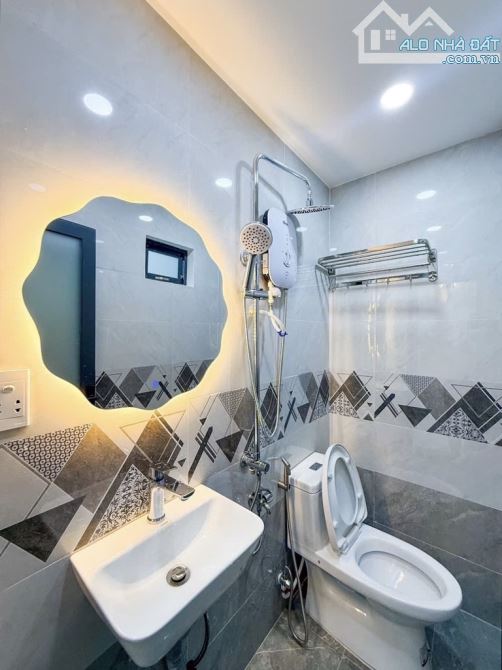 🔥SIÊU PHẨM HXH PHAN VĂN TRỊ 🔥- 10M RA HXT - P.11 BÌNH THẠNH - 30M2 CN ĐỦ - CHỈ 4.45 TỶ - 5