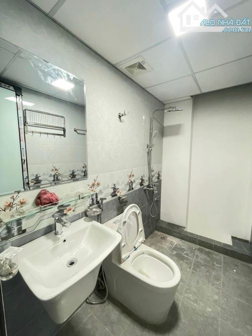 BÁN NHÀ PHỐ TRẦN QUANG DIỆU 45m X6 TẦNG THANG MÁY - GIÁ 18 TỶ - 5