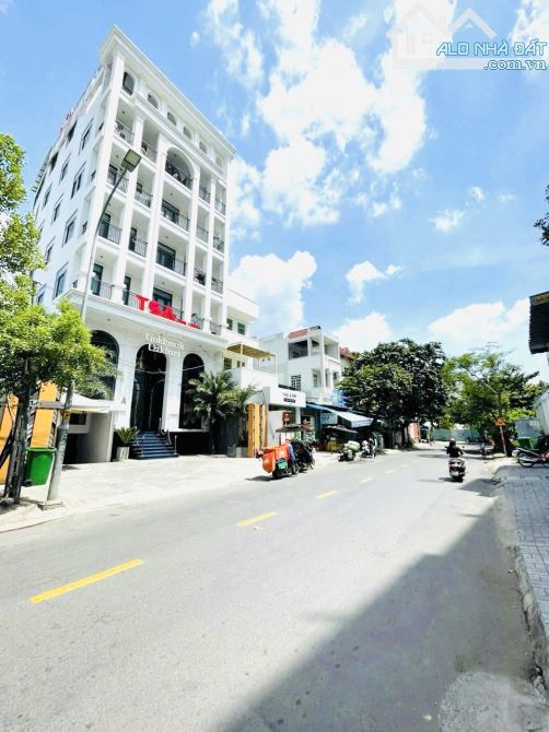Đất Mặt Tiền Quốc Hương Xây Dựng 1 Hầm 7 Tầng DT:262m2(9,8mx28m) Giá 80 Tỷ - 2