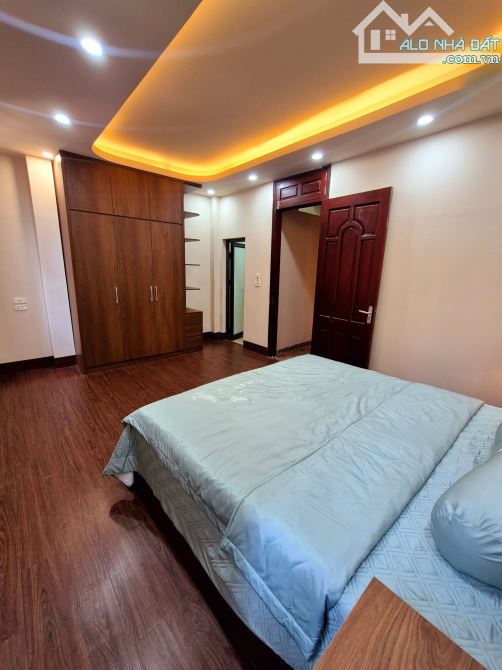 Bán nhà Bạch Mai 25/32m2, 6 tầng, mt 5m ngõ 3.5m thoáng sáng, nhà dân xây. Giá 7.4 tỷ - 6