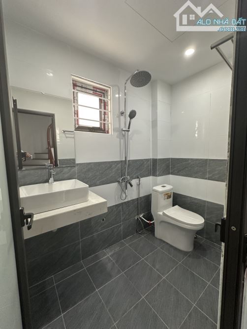 Nhà Vân Canh lô góc ô tô đỗ cổng gần ủy ban xã trường cấp 1,2 mầm non 32m2 MT 4m 4 tỷ 65 - 6