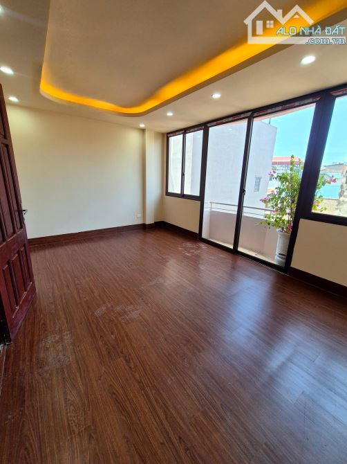 Bán nhà Bạch Mai 25/32m2, 6 tầng, mt 5m ngõ 3.5m thoáng sáng, nhà dân xây. Giá 7.4 tỷ - 7