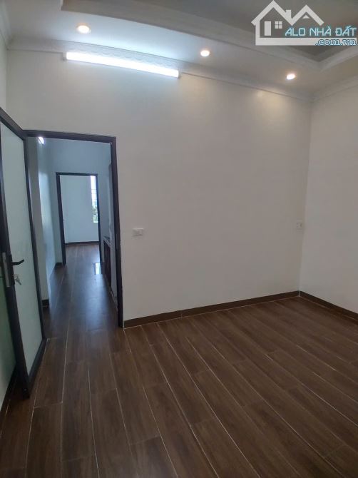 BÁN NHÀ 3 TẦNG NGÕ ĐƯỜNG NGUYỄN KHUYẾN CÓ GA RA Ô TÔ - 8