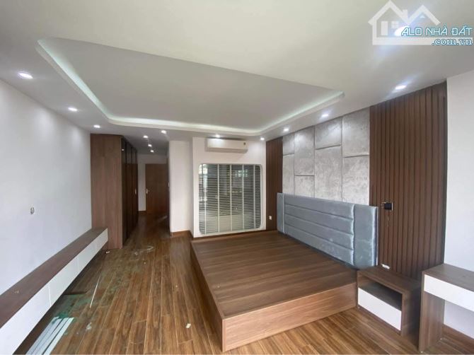 BÁN NHÀ PHÂN LÔ NGUYỄN PHÚC LAI - HOÀNG CẦU 64m X7 TẦNG THANG MÁY - GIÁ: 22 TỶ - 9