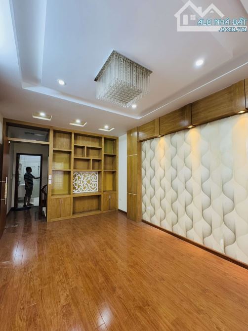 BÁN NHÀ TRẦN QUỐC HOÀN, CẦU GIẤY 45M, 6t, MT 4M, OTO TRÁNH, 19 TỶ. - 1