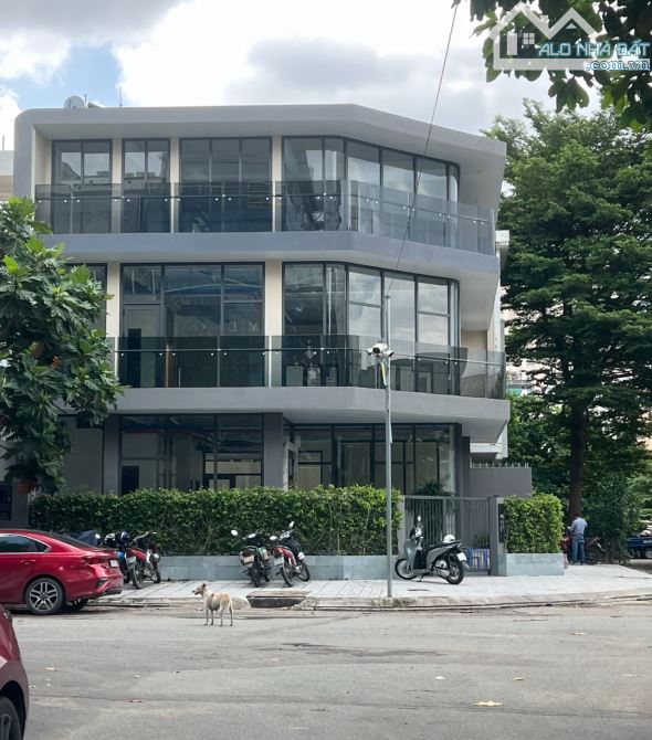 BÁN GÓC 2 MẶT TIỀN ĐƯỜNG NGUYỄN QUÝ CẢNH Q.2 GIÁ 65 TỶ - 2