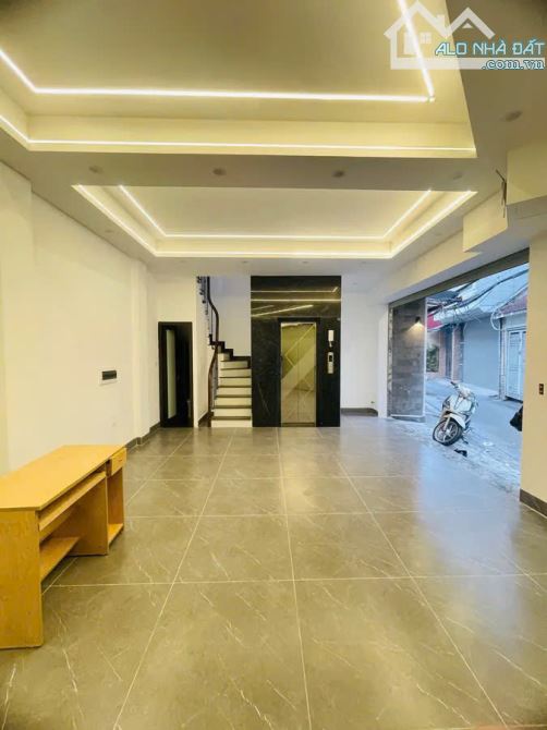Bán nhà 2 Thoáng Nguyễn Văn Cừ, Long Biên, 50m2, mặt tiền rộng 10m, 13.5 tỷ
