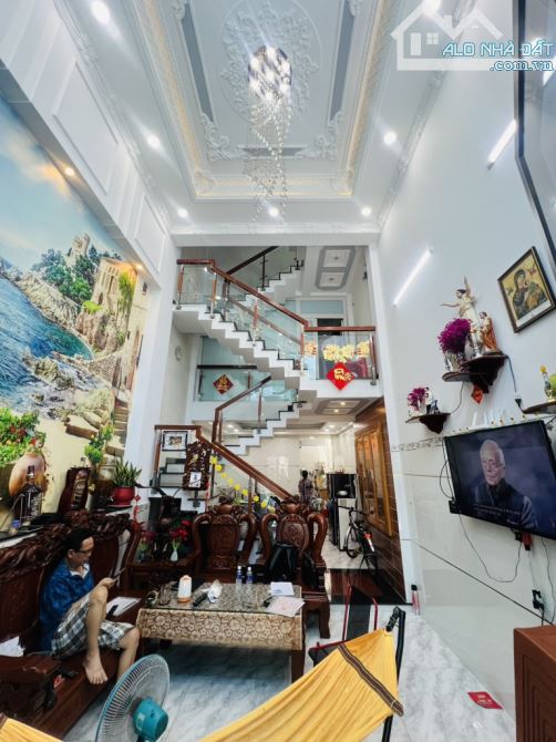 SIÊU PHẨM NHÀ BÌNH TÂN,KHU VIP TÊN LỬA,GIÁP Q6,4 TẦNG,56M2(4×14),5PN,ĐƯỜNG XE HƠI THÔNG