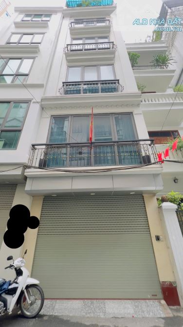 Nhà siêu đẹp ở luôn Trung Kính Cầu Giấy Sổ vuông 46m 7 tầng MT4m1 Giá 22 tỷ Ngõ ô tô tránh