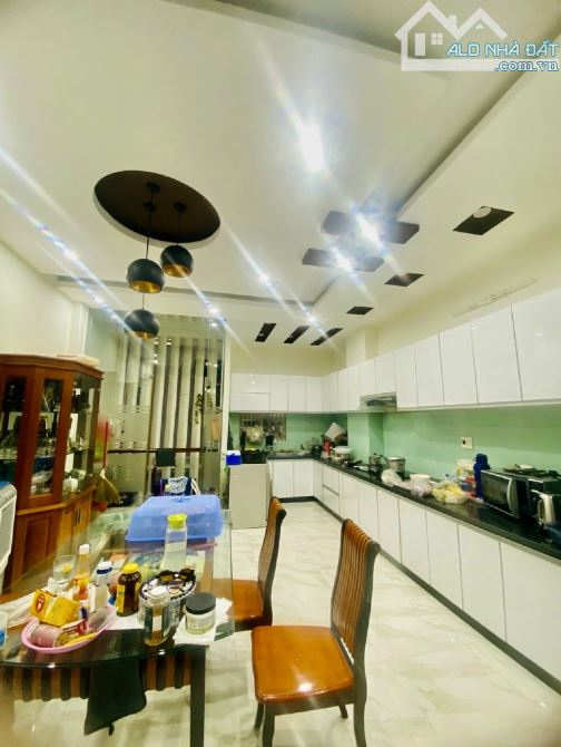 BÁN NHÀ 4 TẦNG ĐẠI LỘ KINH DOANH PHAN ĐĂNG LƯU – TRUNG TÂM CỦA TRUNG TÂM, VỊ TRÍ SIÊU VIỆT