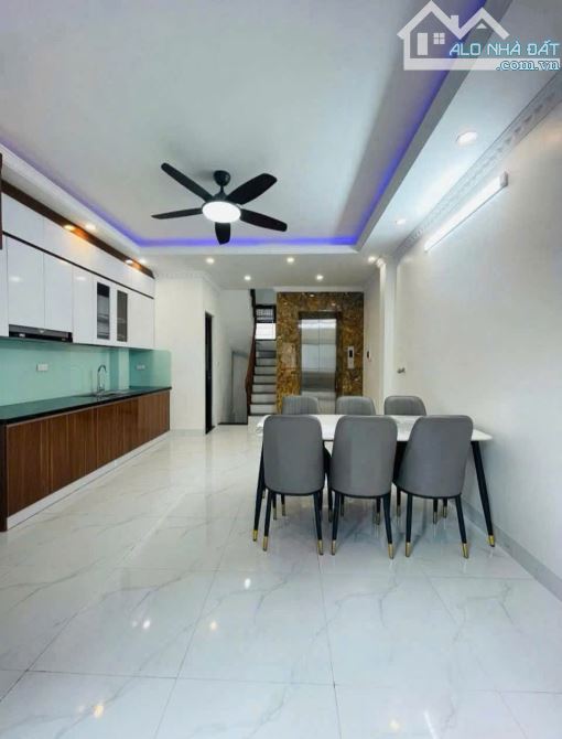 Bán gấp nhà Vạn Phúc 6 Tầng Thang Máy 45 m2 Giá nhỉnh 9 Tỷ, Ô tô để Cạnh nhà Chục cái ngày