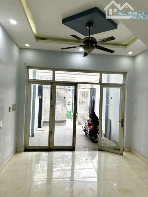 Nhà BTCT 3 tầng Thủ Đức – 62m² - 4PN - Hẻm 5m ô tô - SHR - giá mềm 4.5 tỷ