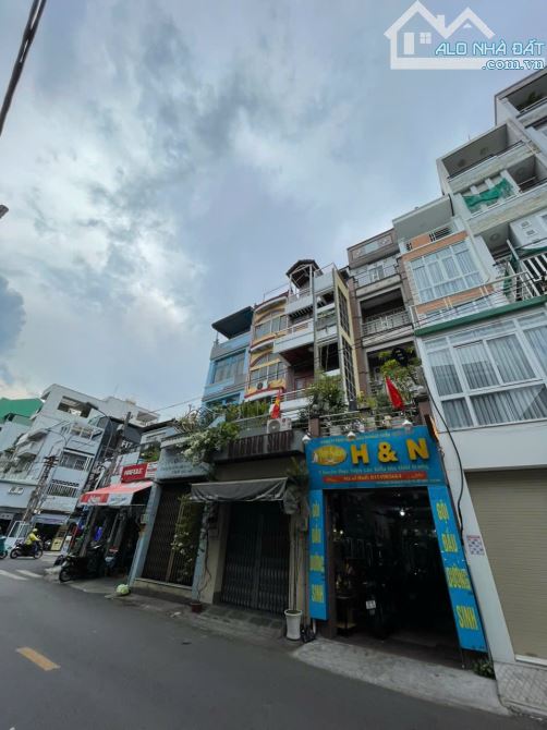 GẤP! Kẹt tiền bán nhà 2 mặt tiền tại đường Nguyễn Kim quận 10, Giả chỉ hơn 9 Tỷ!!!