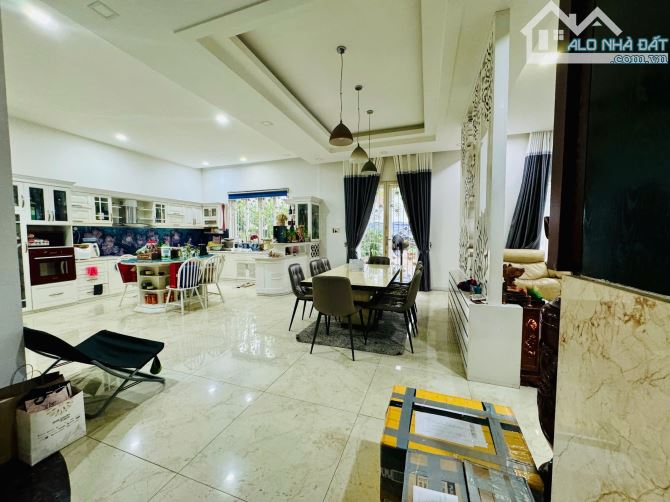 Bán Biệt Thự Khu VIP Bờ Bao Tân Thắng dt 12x15 Chính chủ giá 26.5 tỷ TL