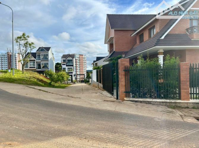 100m2 Đất NGUYỄN HOÀNG ĐÀ LẠT  Giá Tốt Chỉ 4 TỶ
